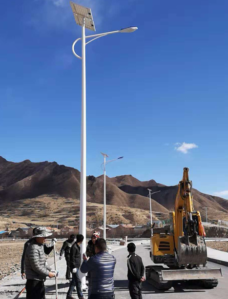 甘南碌曲10米天水太阳能路灯项目