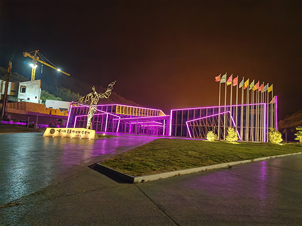 城市亮化是现代城市建设的重要组成部分，它不仅可以美化城市的夜景，还能提升城市的整体形象。随着科技的不断进步，城市亮化也得到了更多的关注和创新。本文将介绍一些关于城市亮化的创意和技术，帮助读者了解天水城市亮化的重要性以及如何进行天水城市亮化的规划和实施。